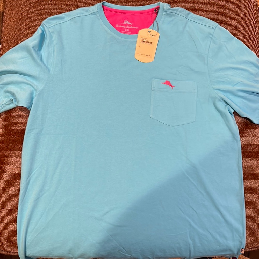 Tommy Bahama Men’s Large Short Sleeve T-Shirt w/ Pocket Light Blue NEW WITH TAGS